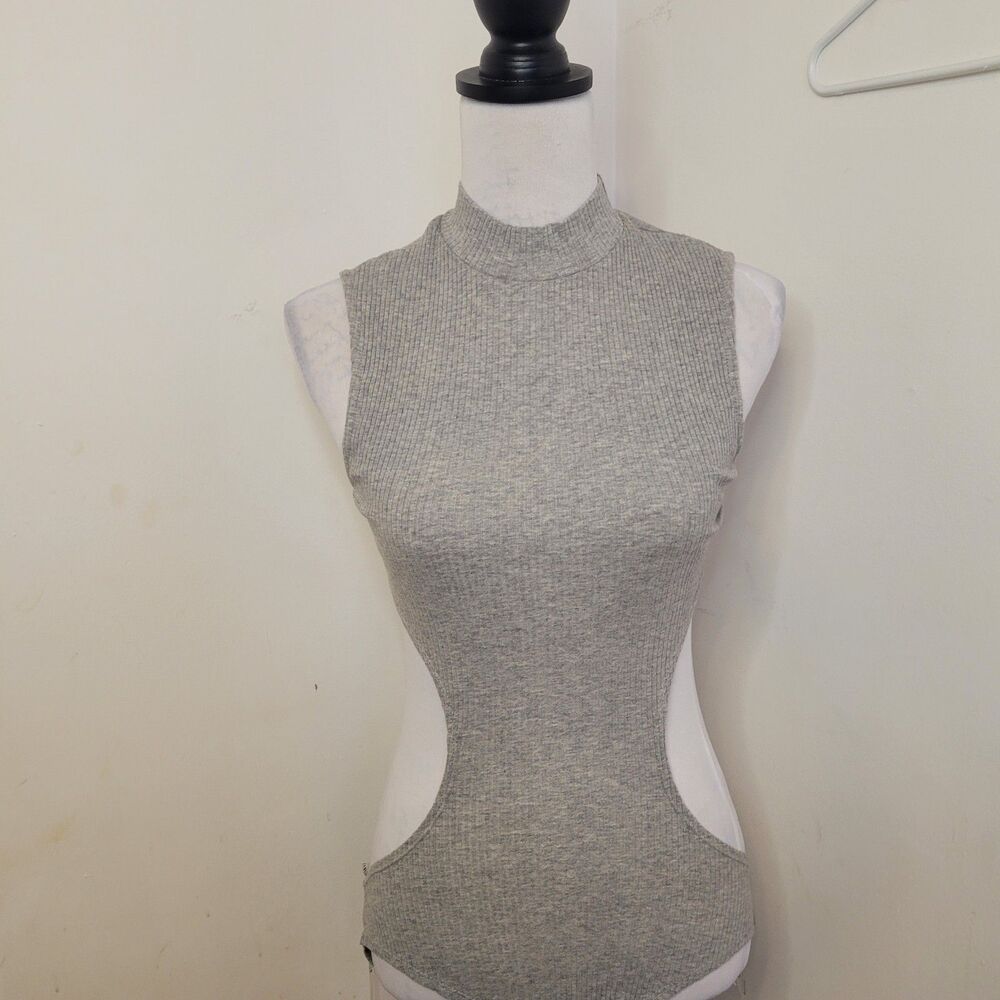 Rehab Women’s Gray Cut-Out Bodysuit Size Large‎ NWT Ribbed Stretch Cotton Blend